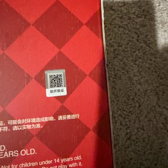 Labubu The Monsters - LET’S CHECKMATE KING & QUEEN (set of 2) - Picture 4 of 10